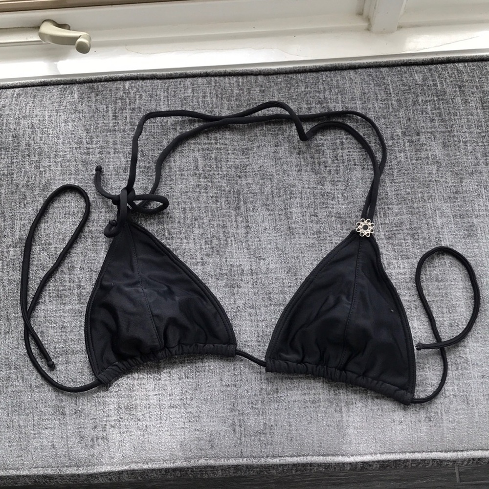 Size M bikini top black with unique neck tie